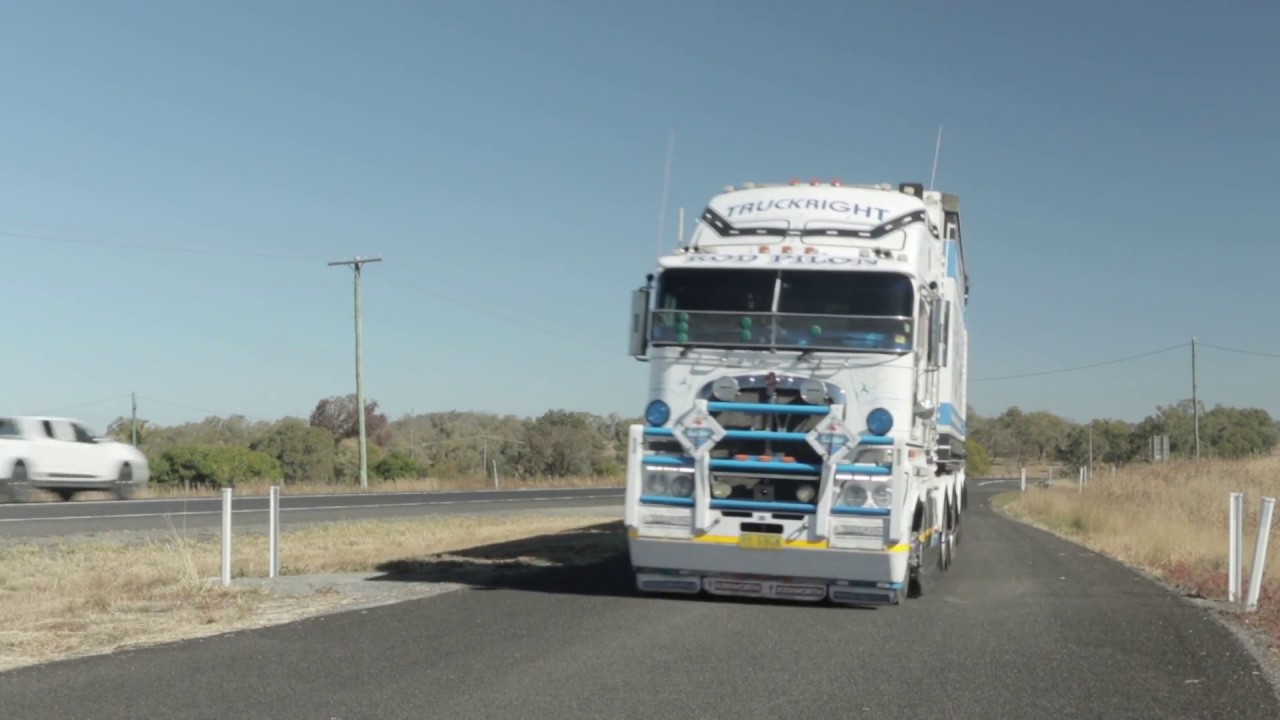 Green Reflector Marking Informal Truck Bays