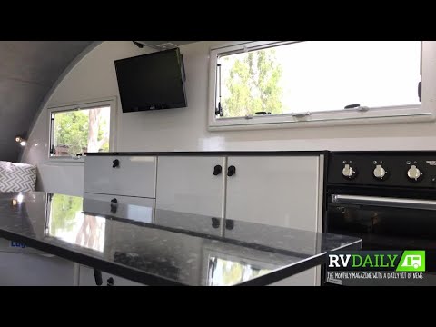 Caravan fly-through: Sportscruiser 1800 Cross Country