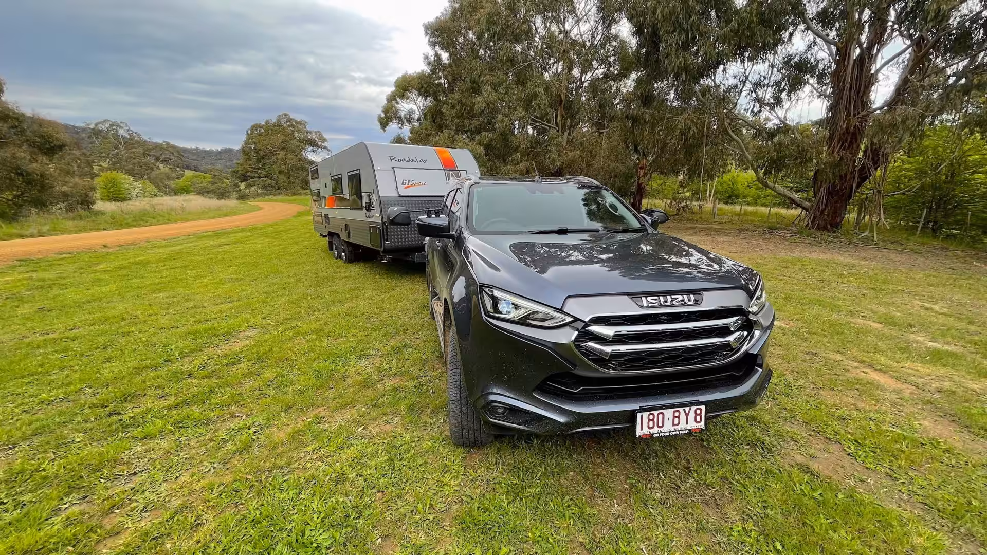 Isuzu MU-x 2021 with van