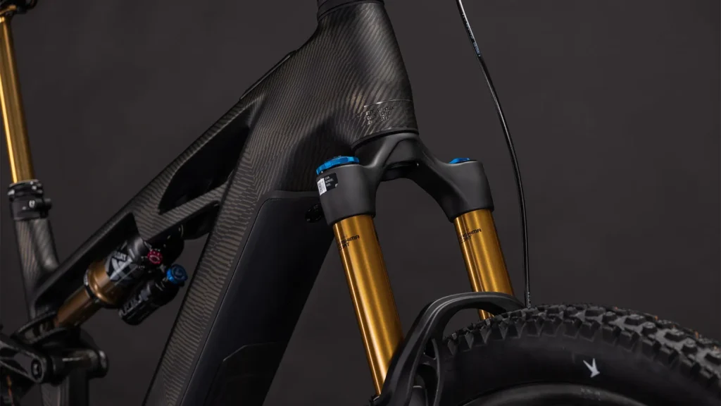 Cube Stereo Hybrid front suspension fork detail