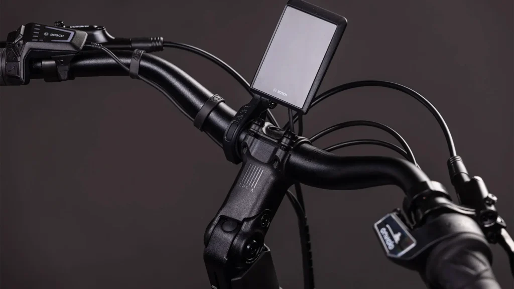 Cube Supreme Hybrid digital screen display