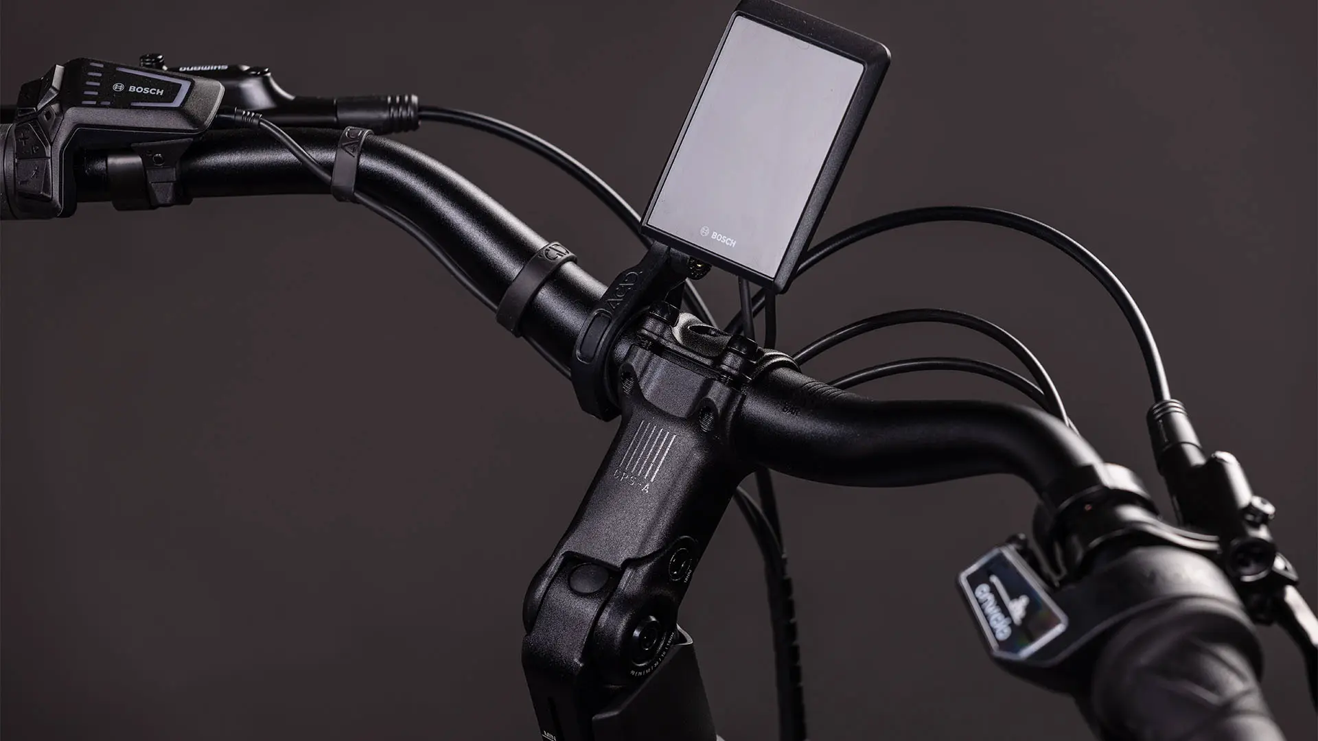 Cube Supreme Hybrid digital screen display