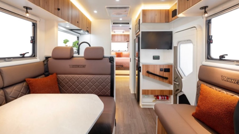 Winnebago Odyssey 40I