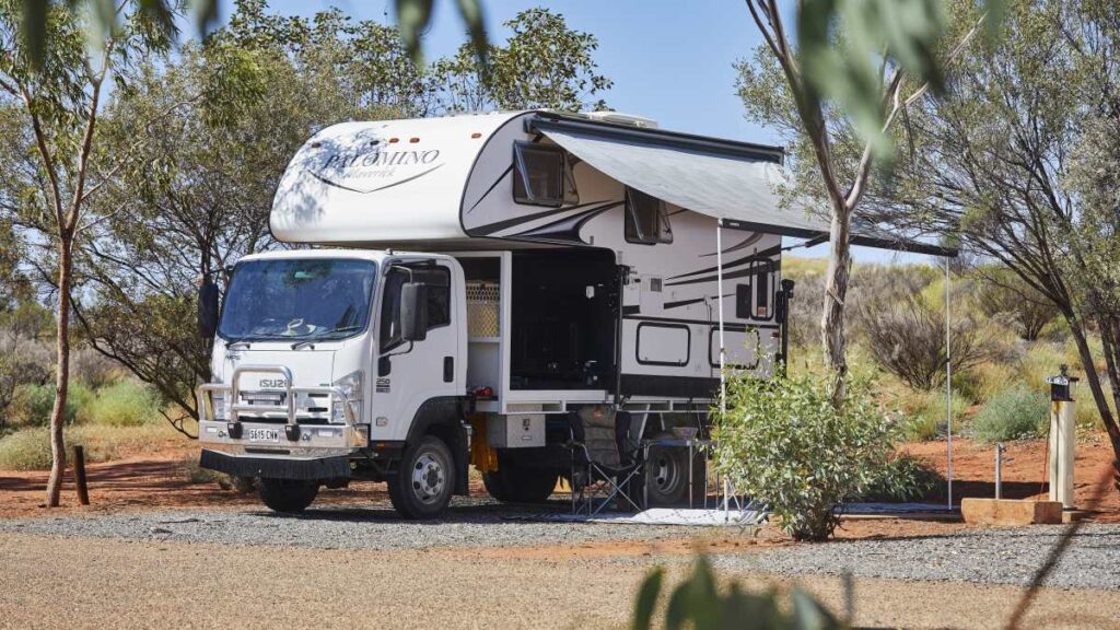 camping at Uluṟu