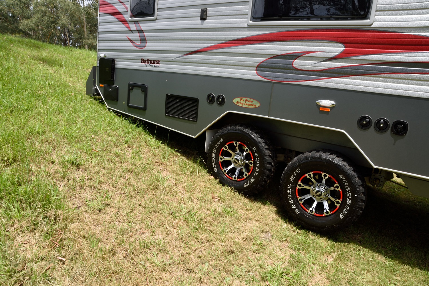 Off-road angles on Halen Vans Bathurst