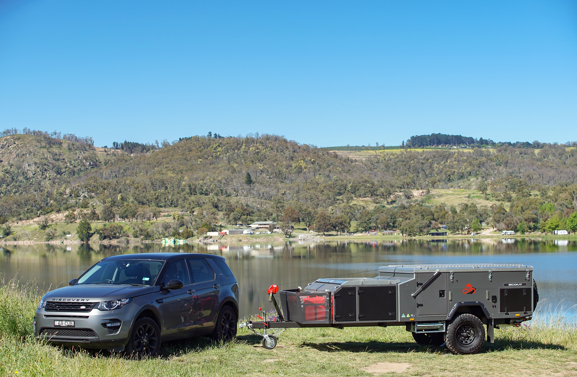 Cub Scout camper-trailer with Land Rover Discovery