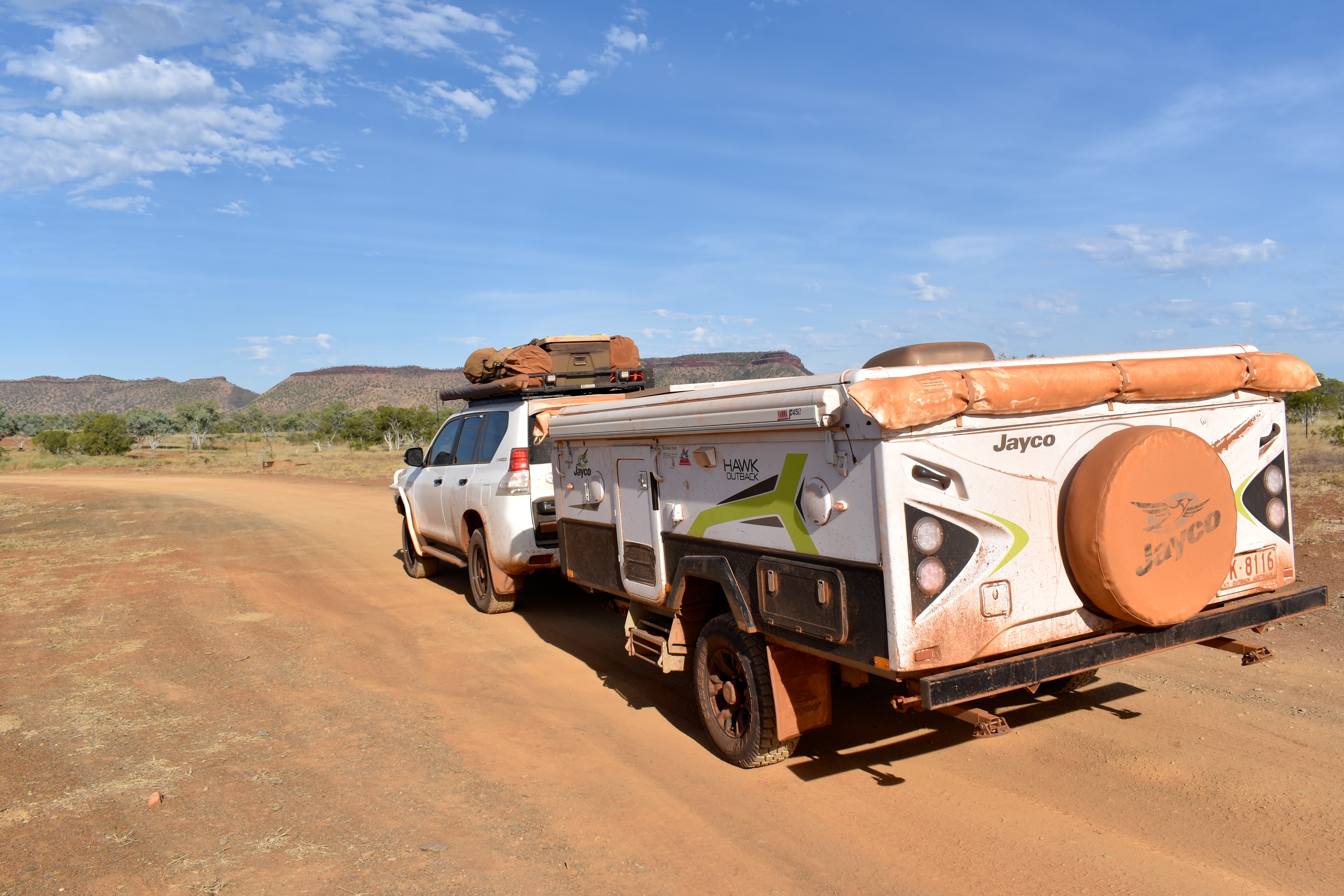 Towing a camper or caravan in off-road conditions