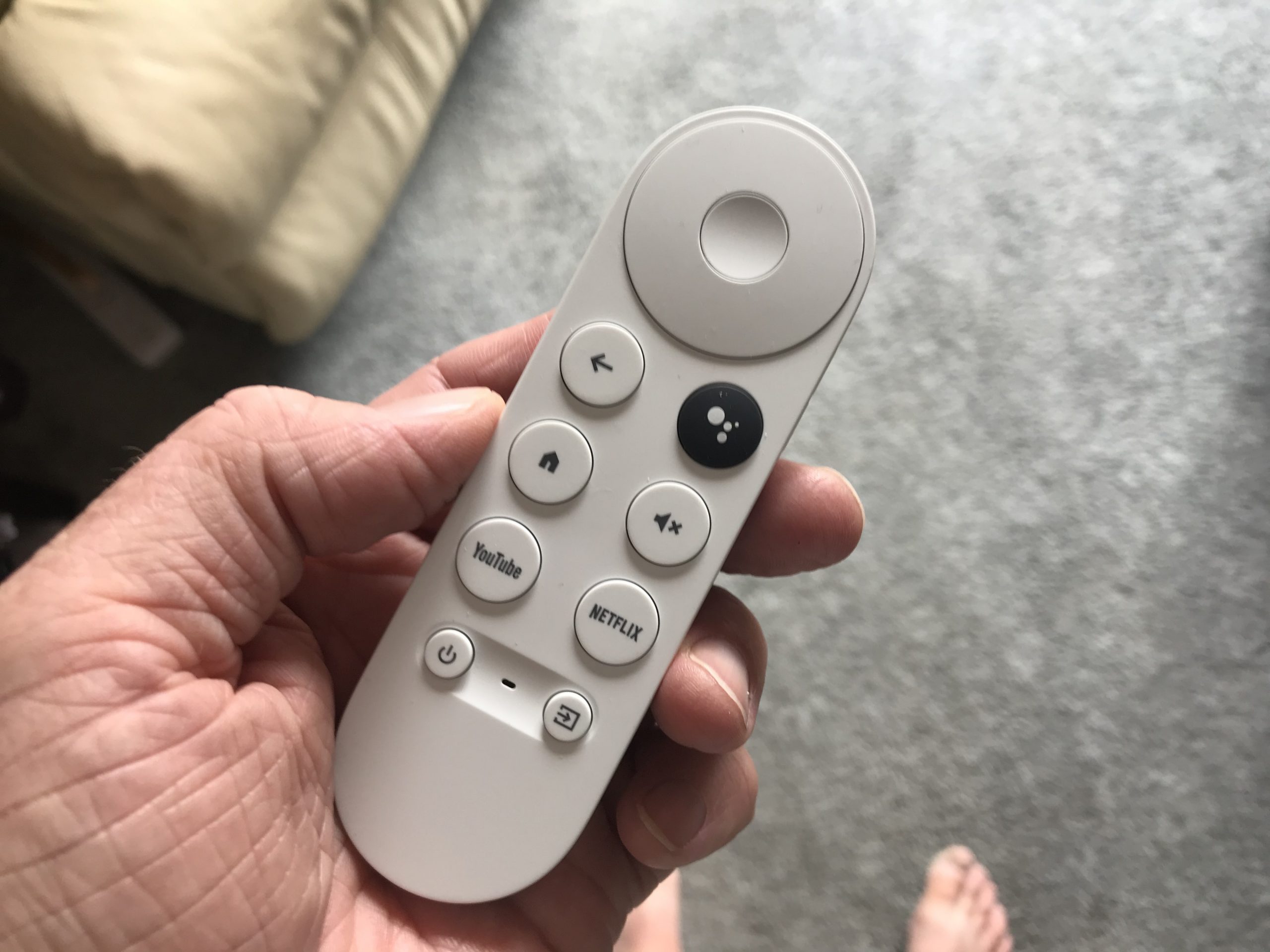 google chromecast remote light stays on