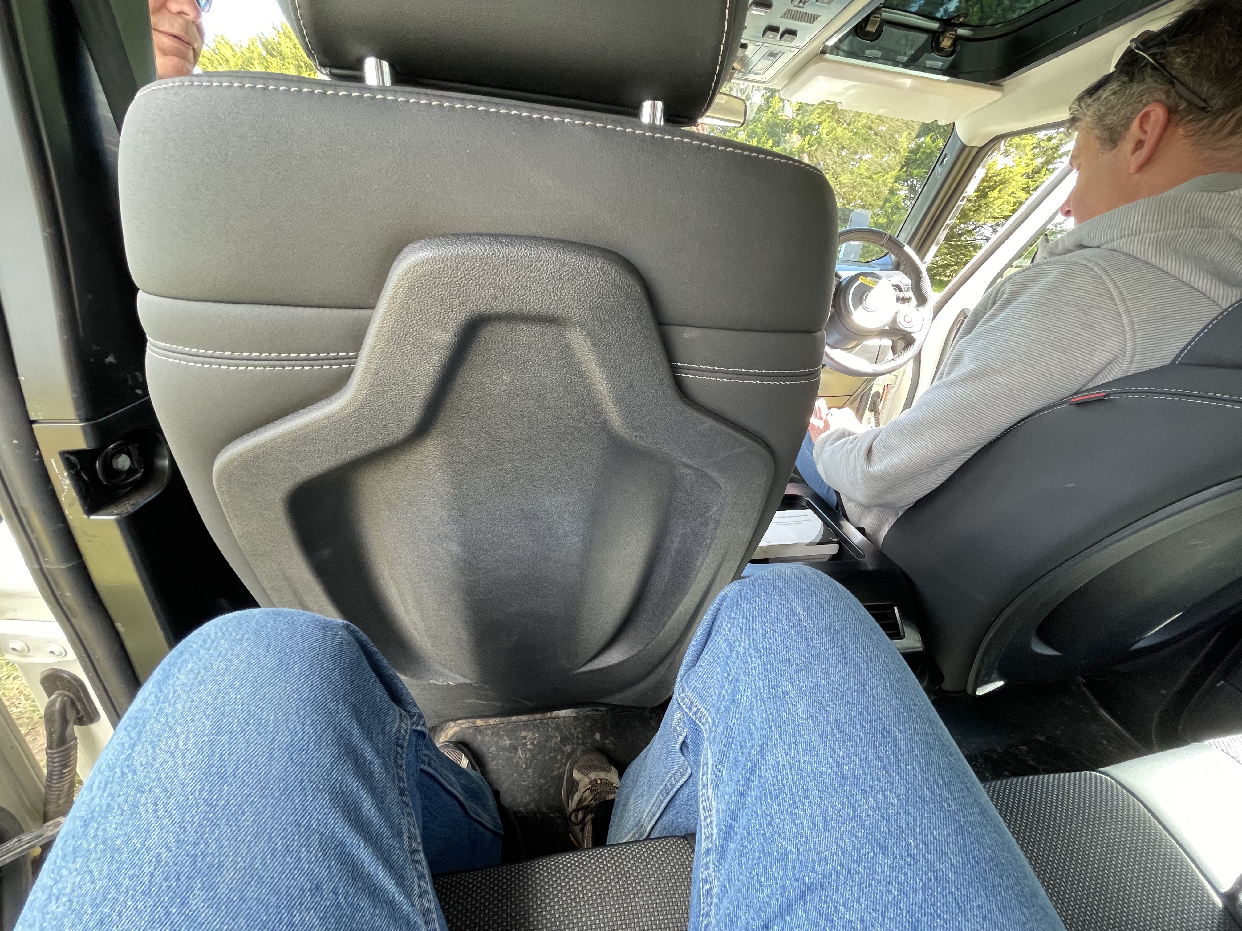 Ineos Grenadier rear leg room