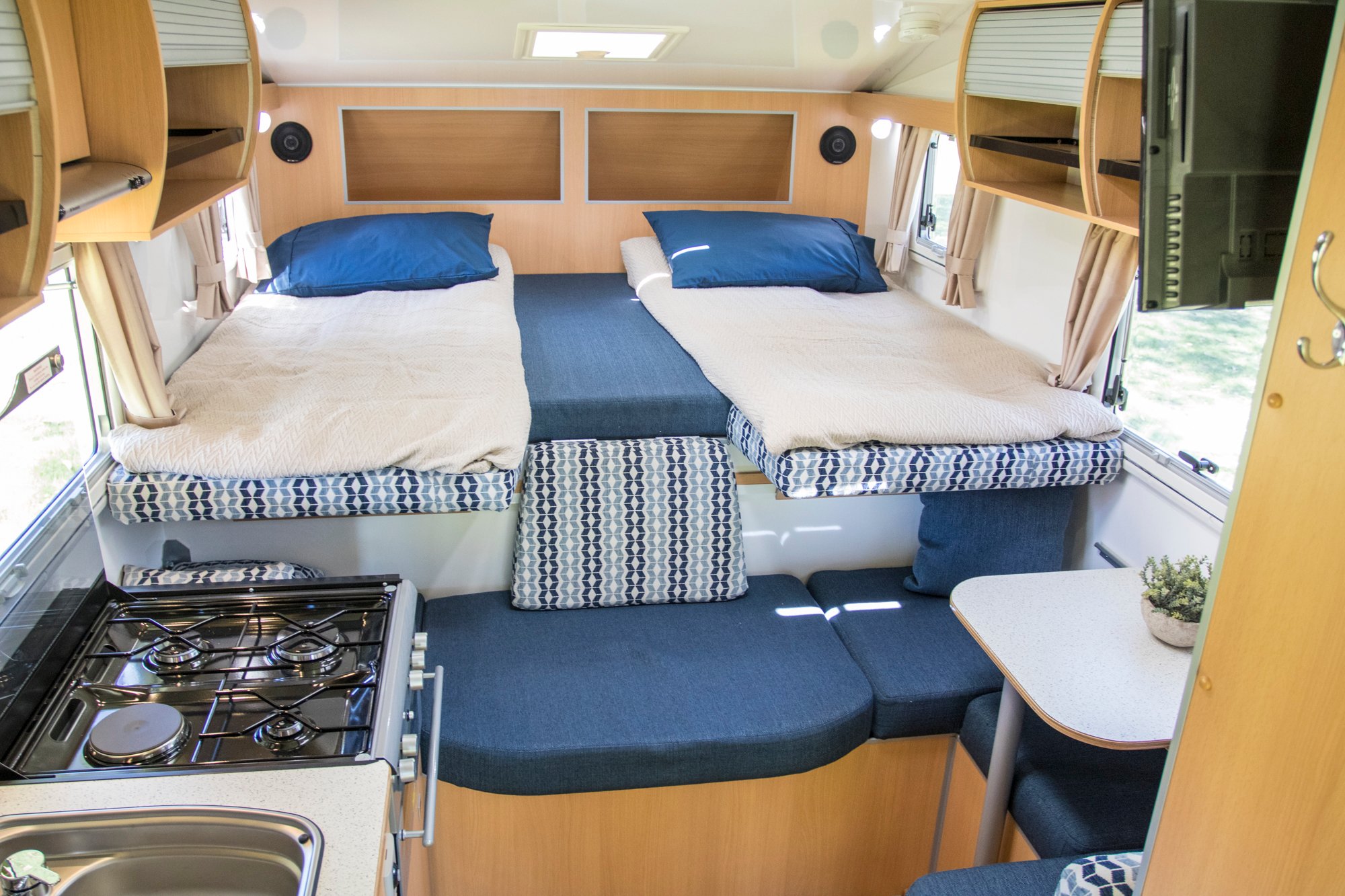 Ozcape Optima slide-on camper, interior beds