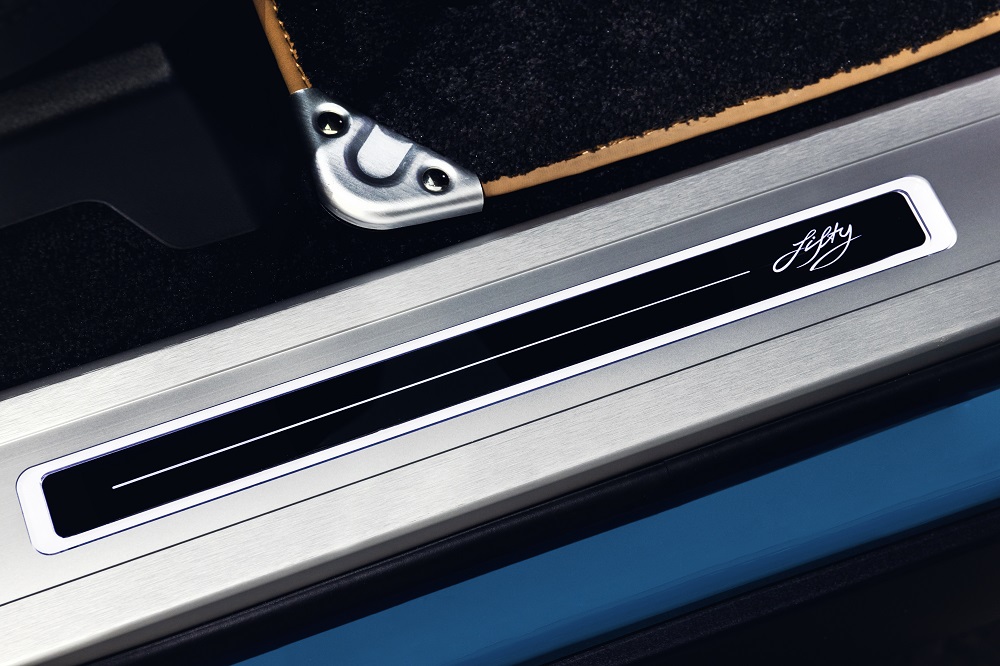 Range Rover 50 trim